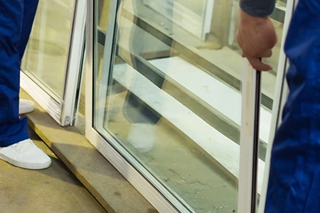 Commercial Glass Repair Technician in Winter Garden, FL